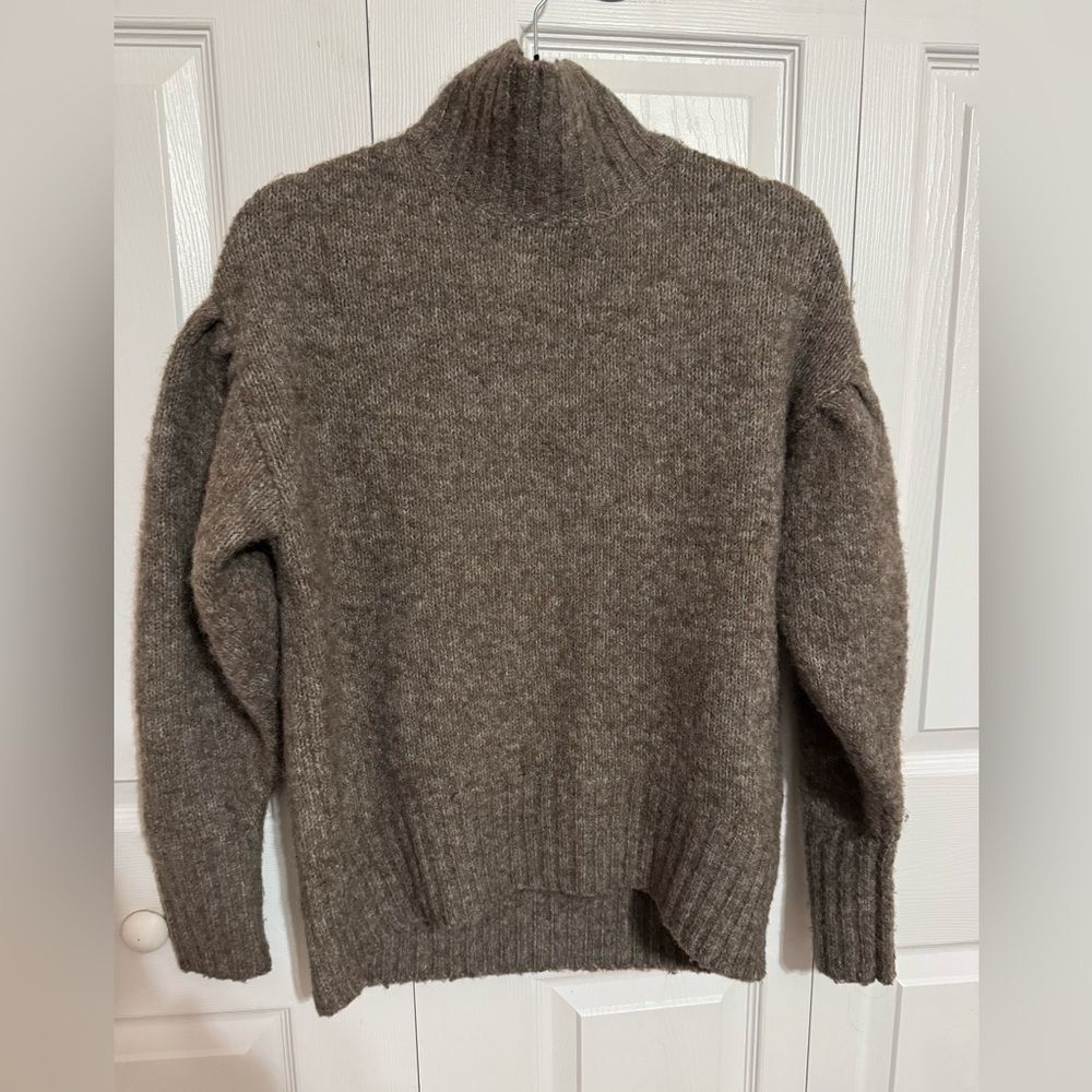 Express x You Chunky Turtleneck Sweater – Light Brown, Size Small